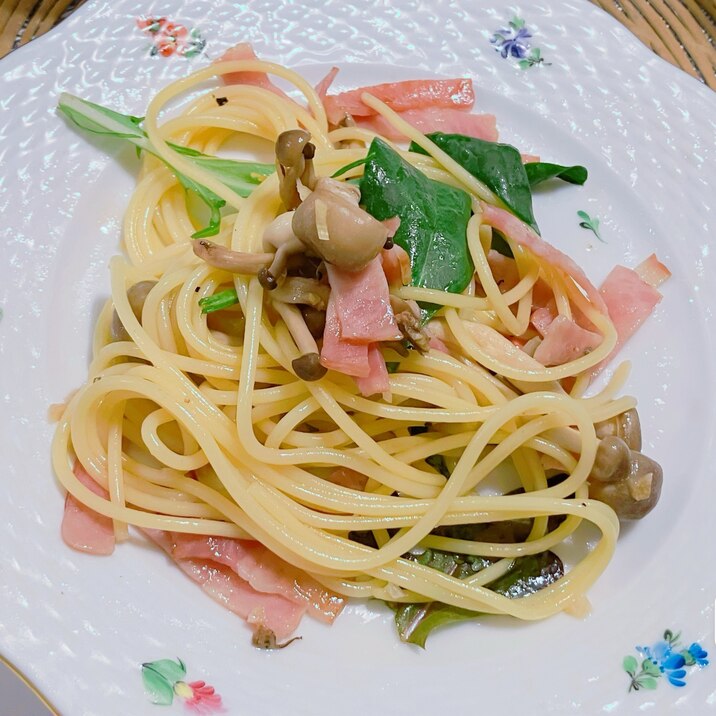 きのこの旨味最高♡和風ガーリックきのこパスタ